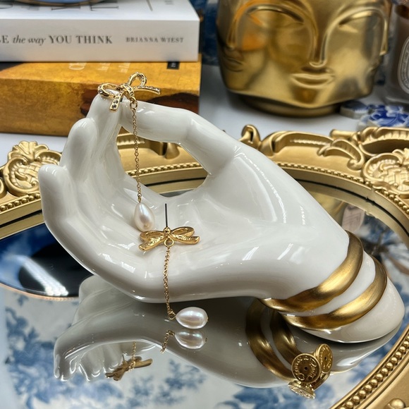 🆕 OSCAR DE LA RENTA 🧿 NWOT Swarovski Crystal Bow Pearl Drop Earrings - Gold - Picture 11 of 13